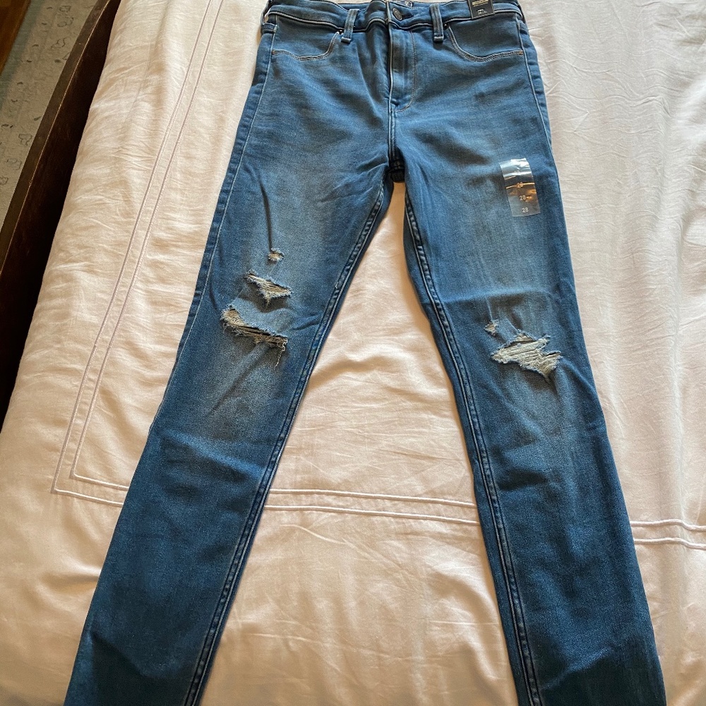 Abercrombie and Fitch - High Rise Jean Legging